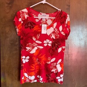 ⭐️ BRAND NEW ⭐️ Chico’s Travelers Swept Away Korte Scoop Cap Sleeve Shirt Top